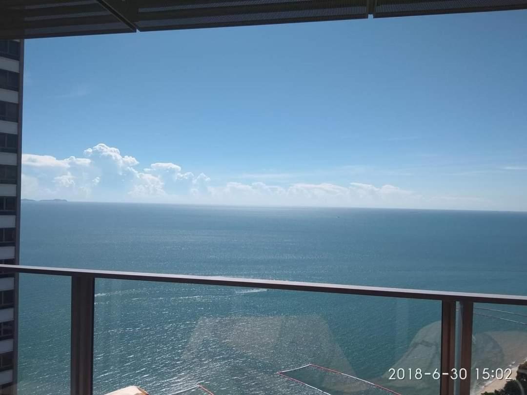 Sea View Apartment In Pattaya Zewnętrze zdjęcie