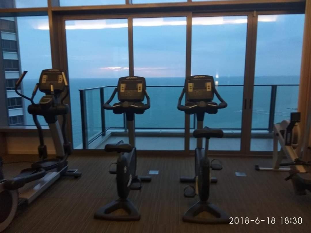 Sea View Apartment In Pattaya Zewnętrze zdjęcie