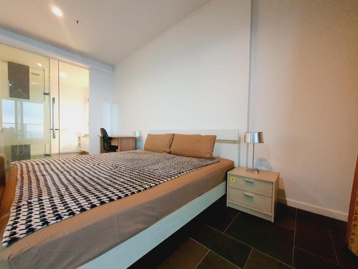 Sea View Apartment In Pattaya Zewnętrze zdjęcie