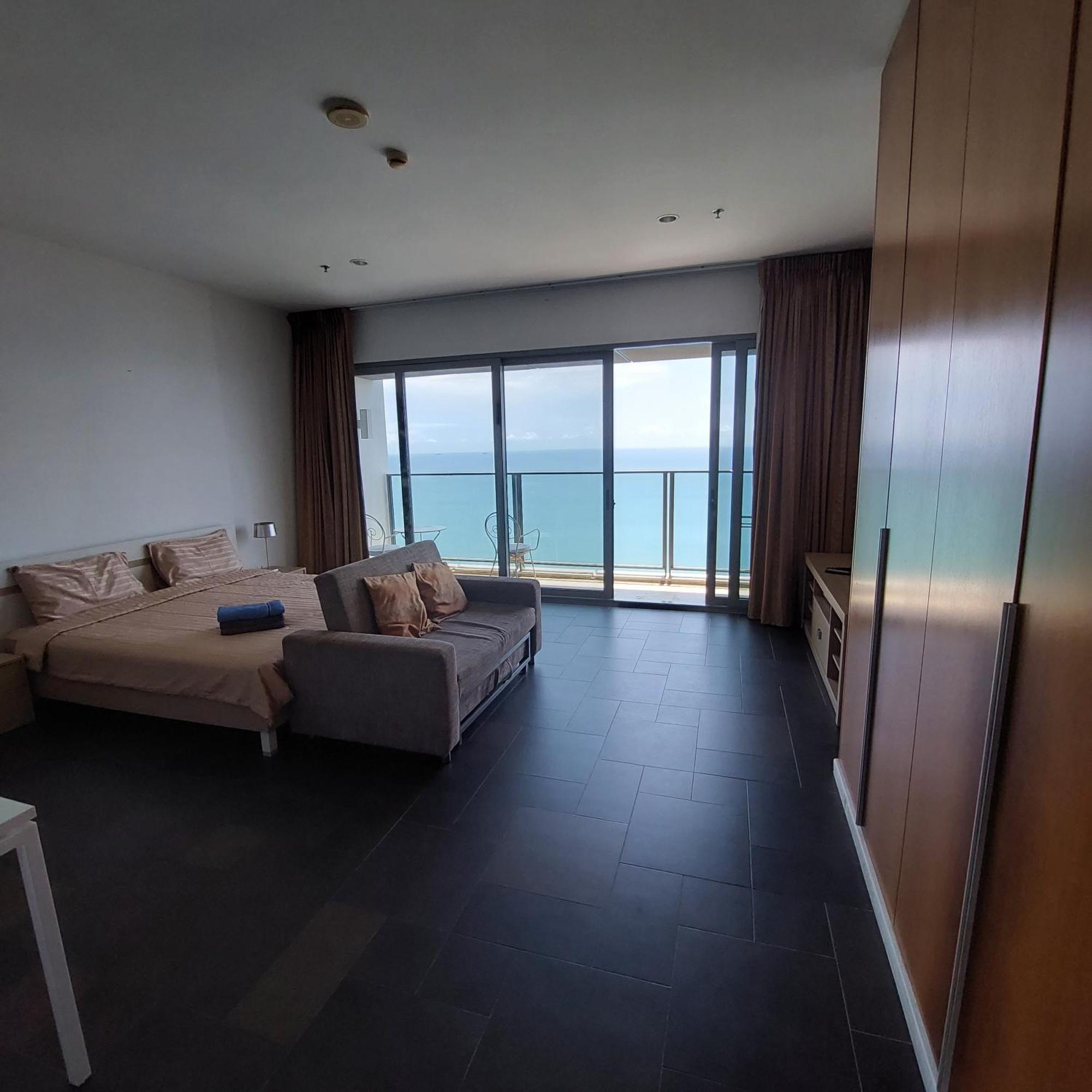 Sea View Apartment In Pattaya Zewnętrze zdjęcie