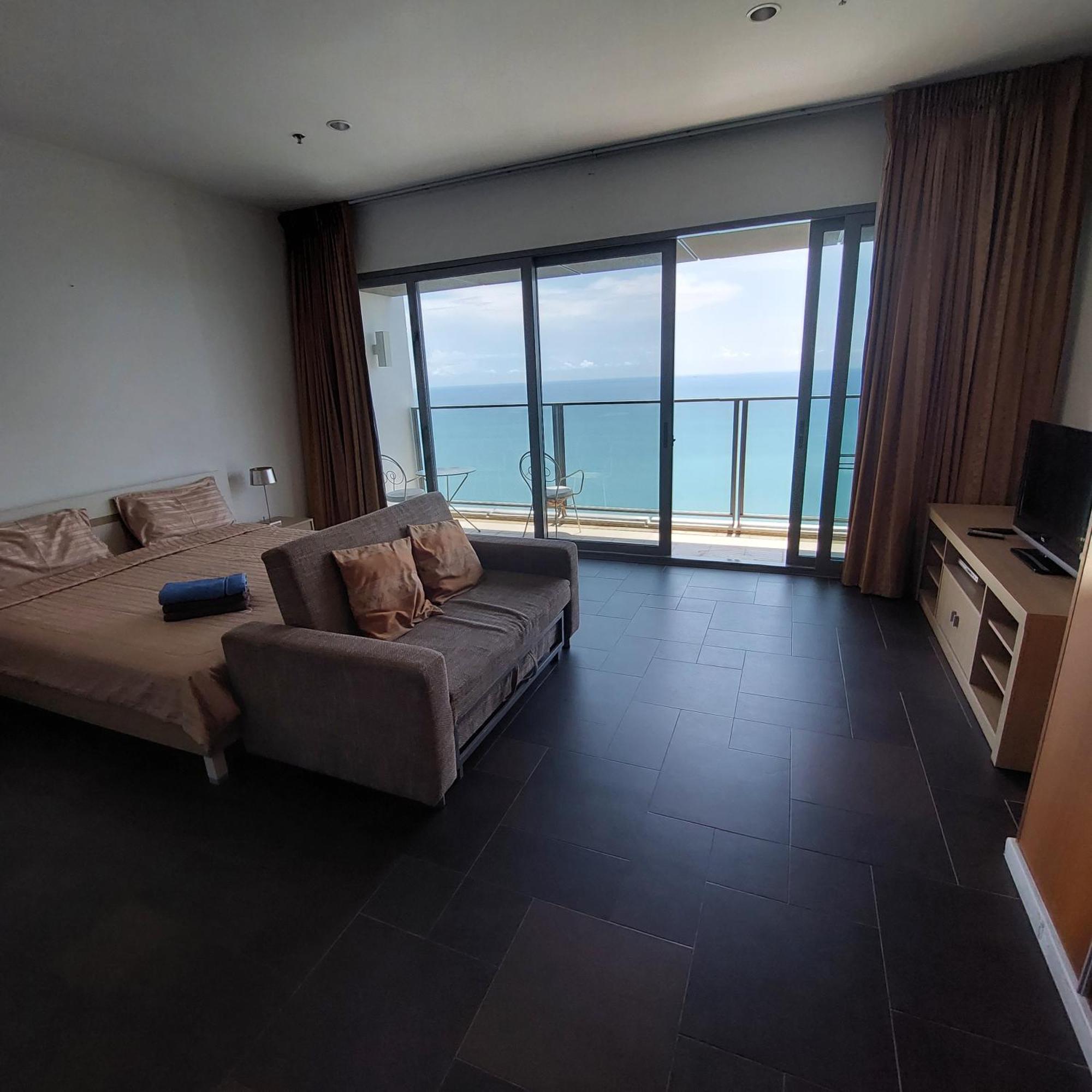 Sea View Apartment In Pattaya Zewnętrze zdjęcie