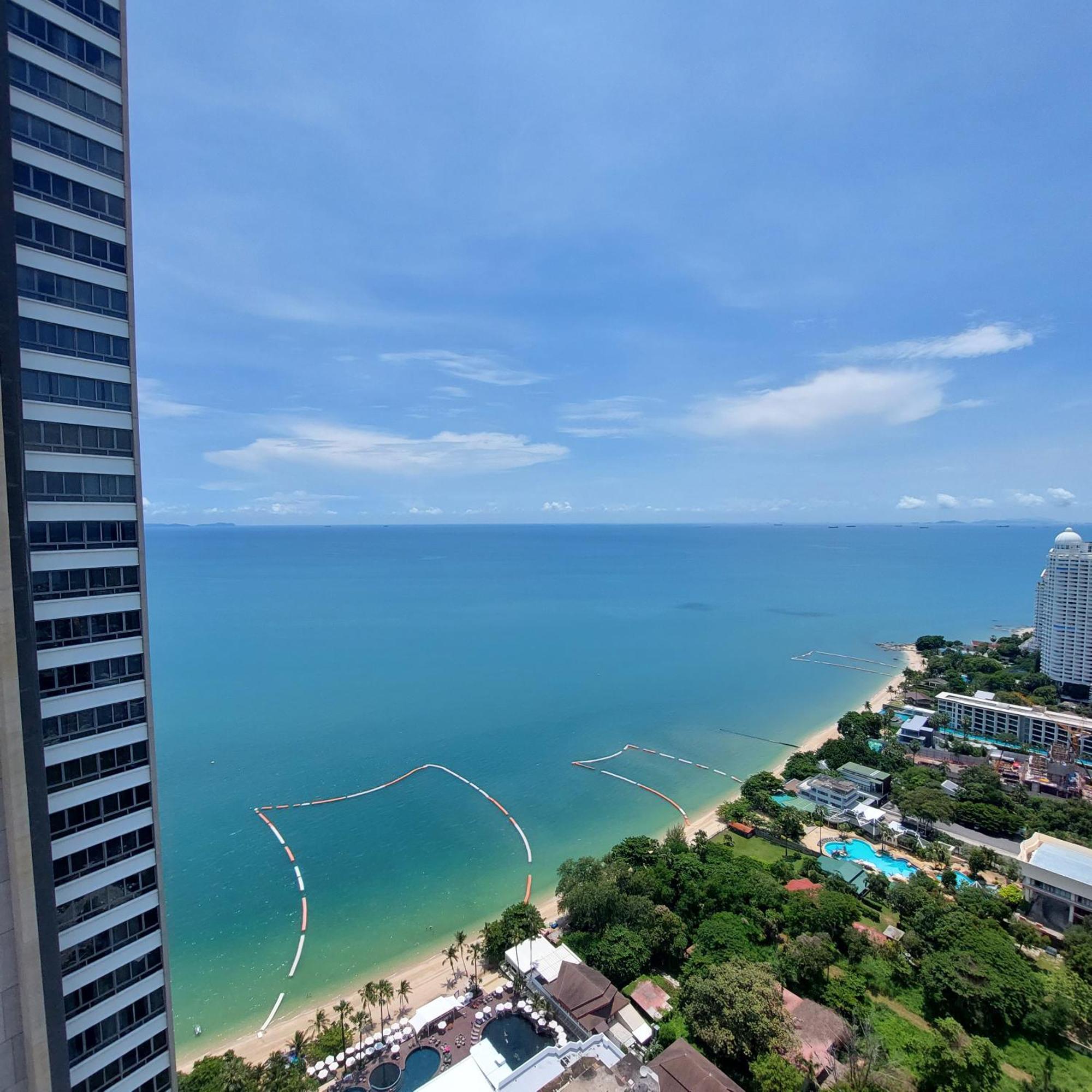 Sea View Apartment In Pattaya Zewnętrze zdjęcie