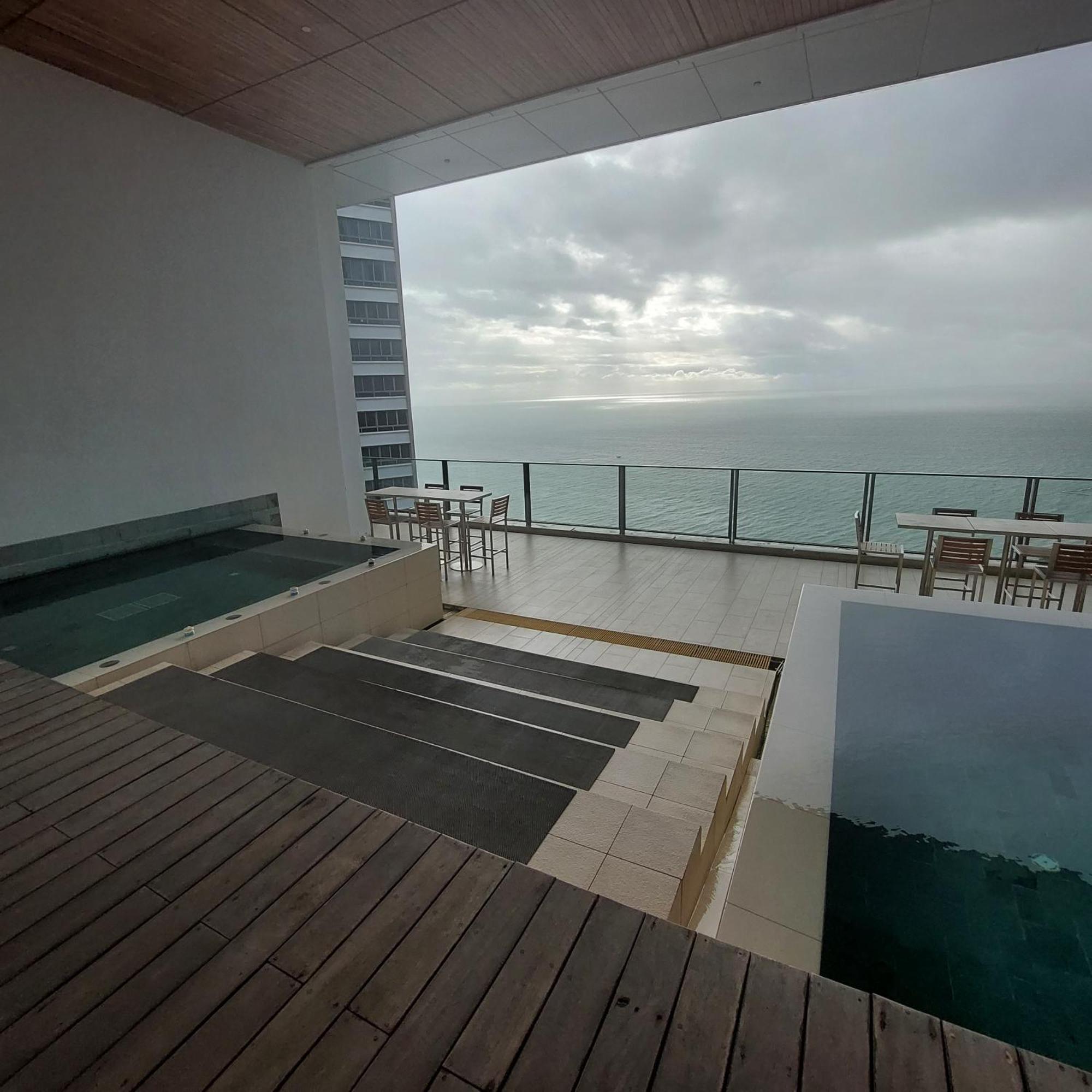 Sea View Apartment In Pattaya Zewnętrze zdjęcie