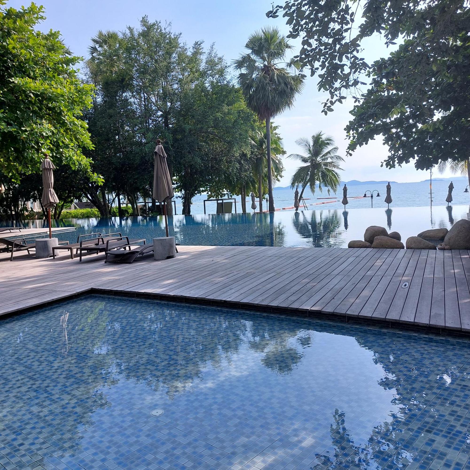 Sea View Apartment In Pattaya Zewnętrze zdjęcie