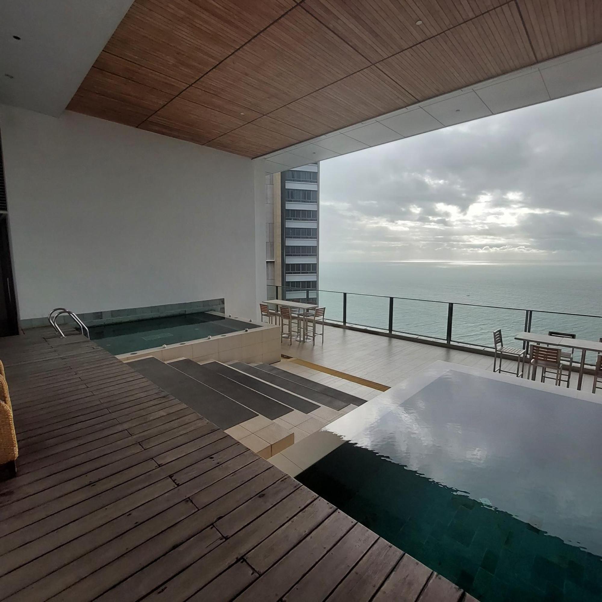 Sea View Apartment In Pattaya Zewnętrze zdjęcie