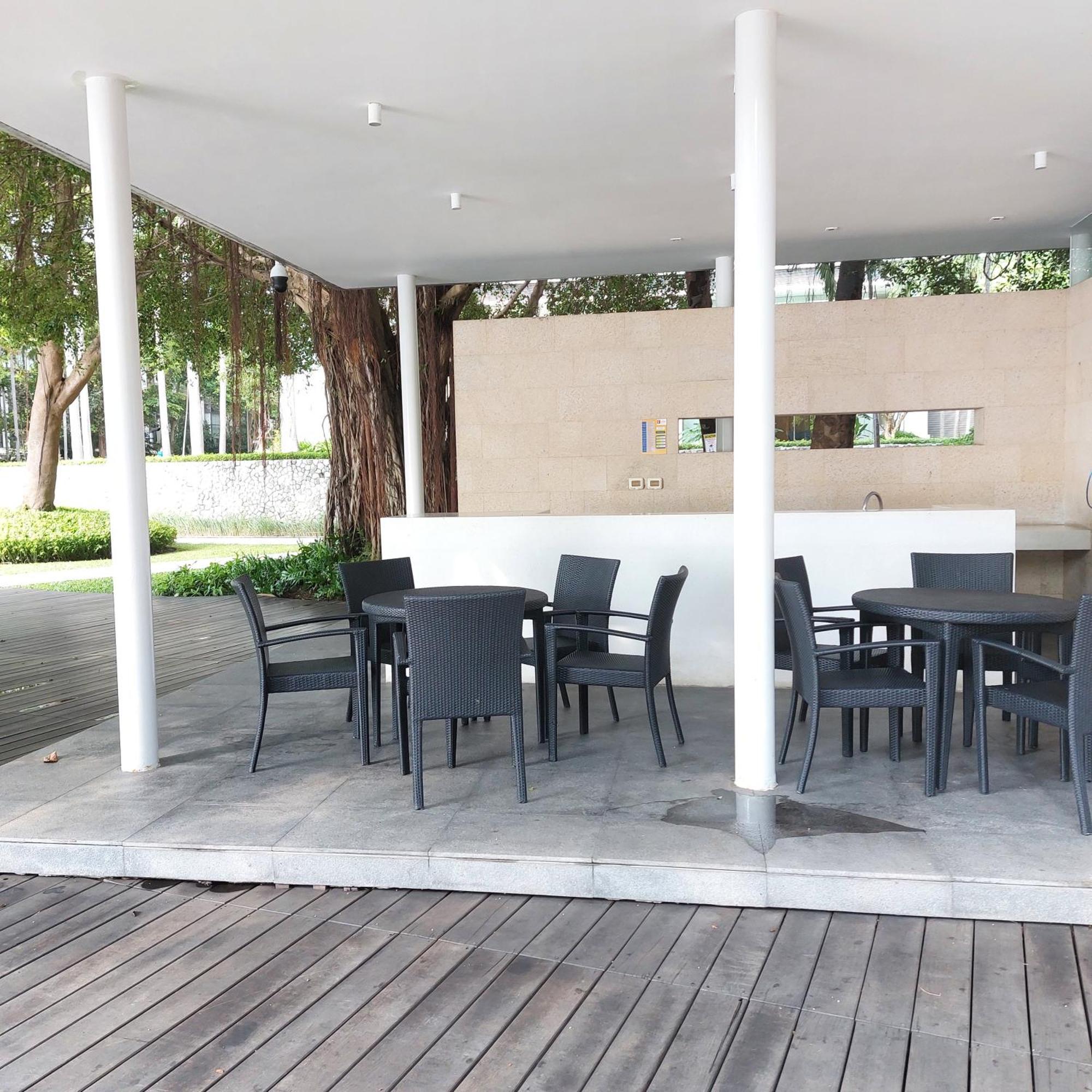 Sea View Apartment In Pattaya Zewnętrze zdjęcie