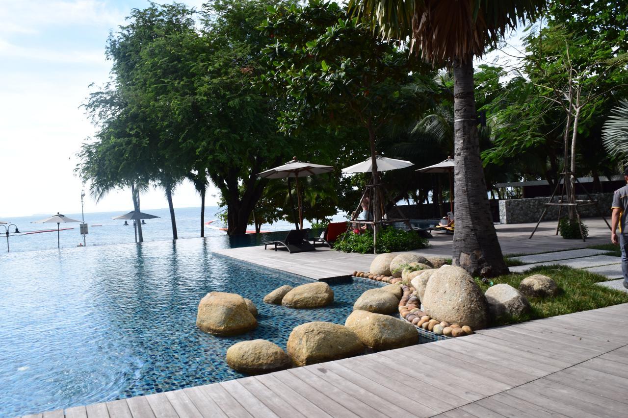 Sea View Apartment In Pattaya Zewnętrze zdjęcie