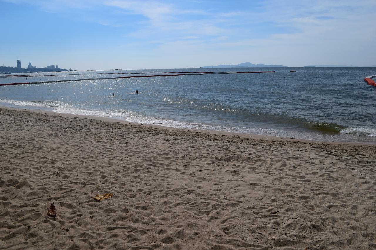 Sea View Apartment In Pattaya Zewnętrze zdjęcie