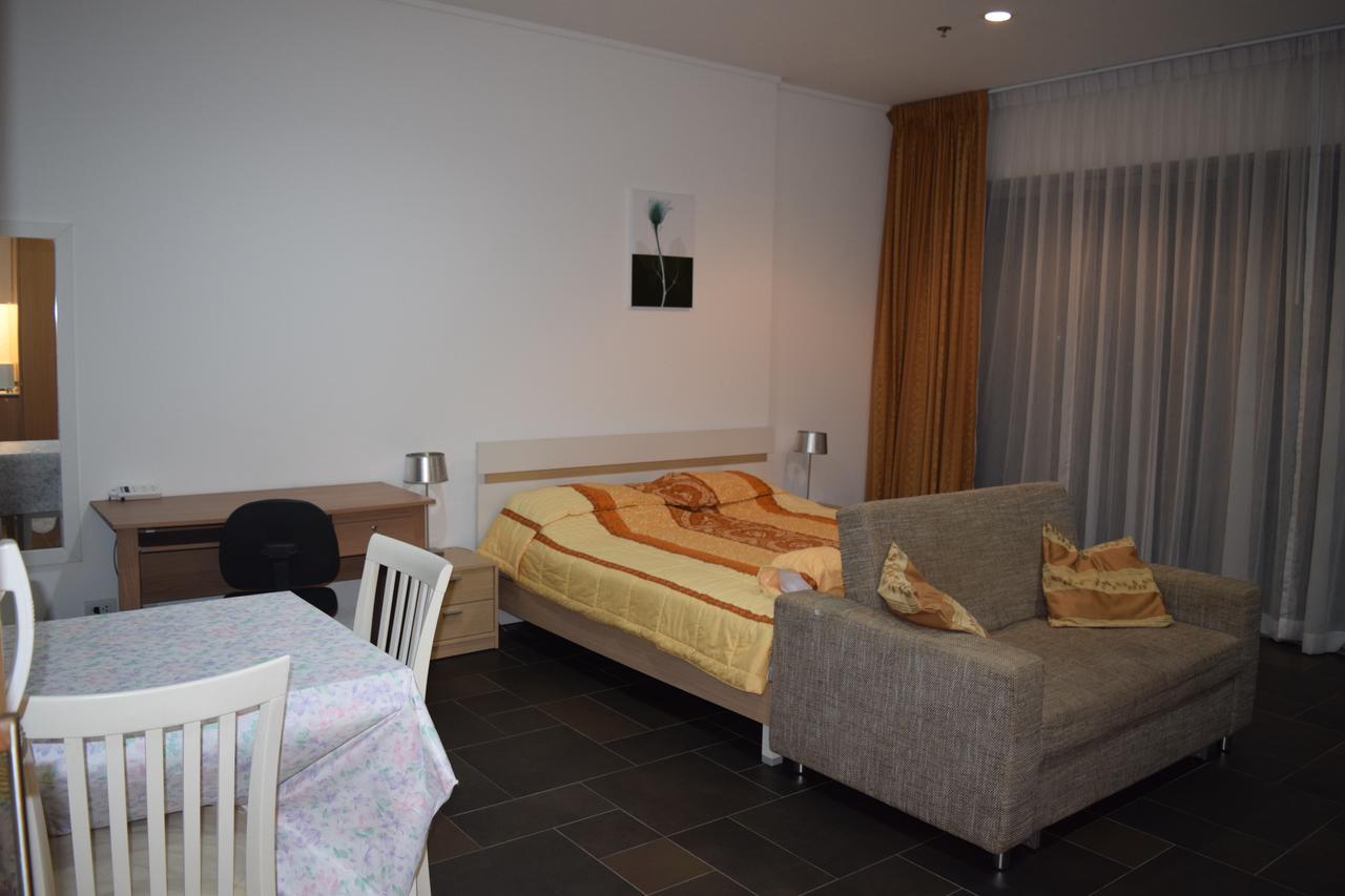 Sea View Apartment In Pattaya Zewnętrze zdjęcie