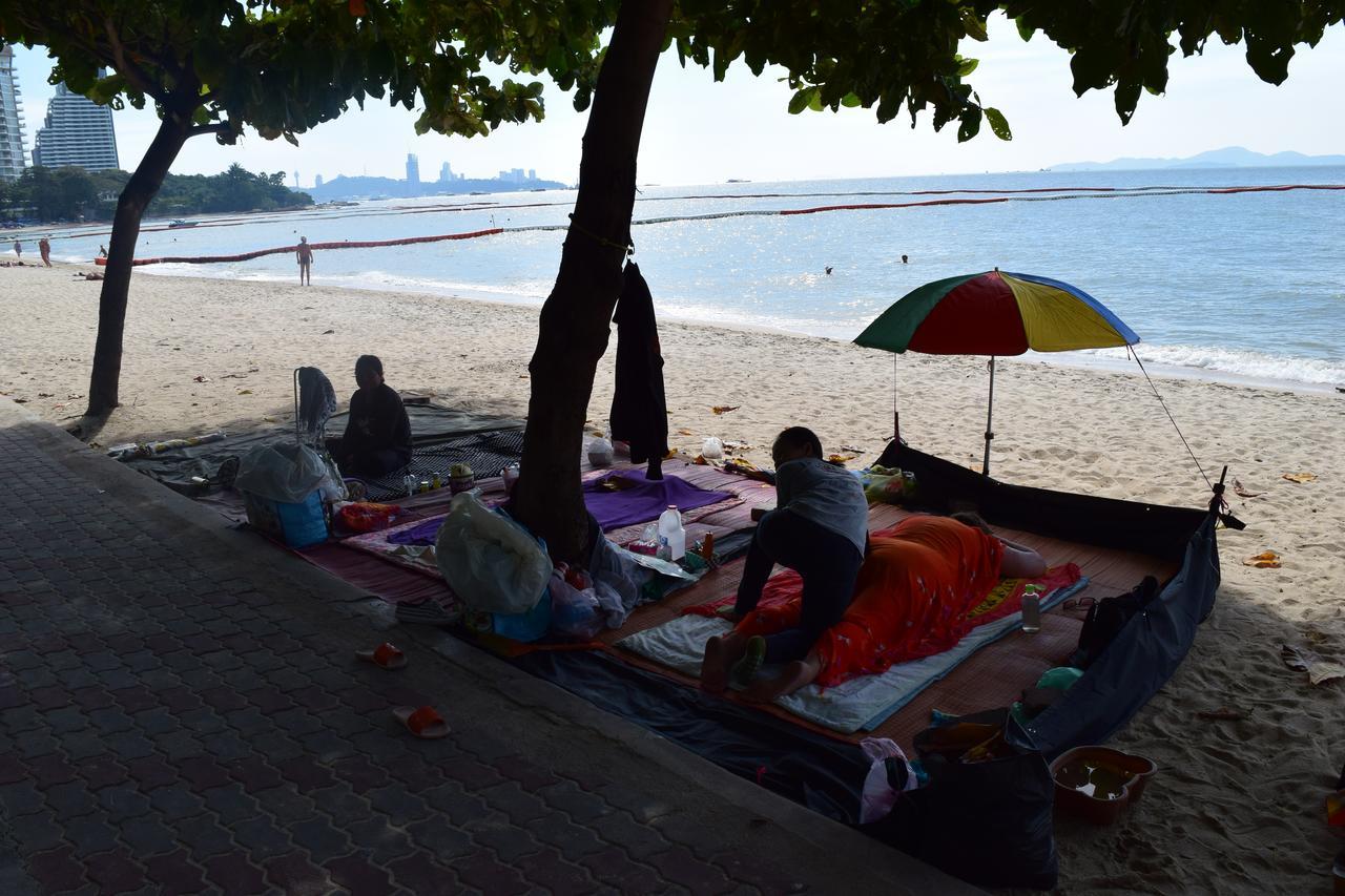Sea View Apartment In Pattaya Zewnętrze zdjęcie